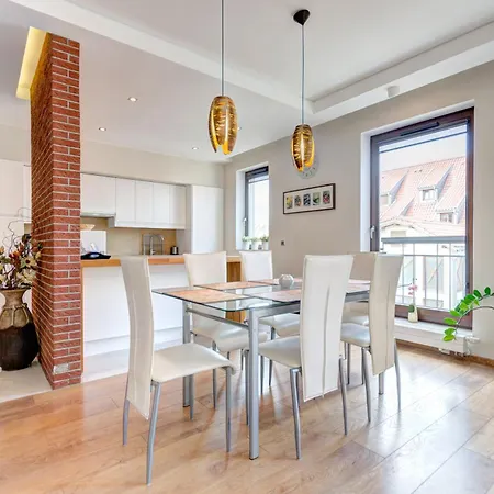 Old Town Szafarnia & By Renters Appartement *