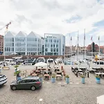 Old Town Szafarnia & By Renters グダニスク