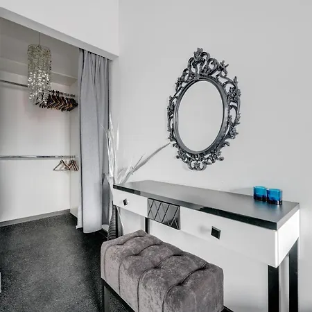 Old Town Szafarnia & By Renters * Гданьск