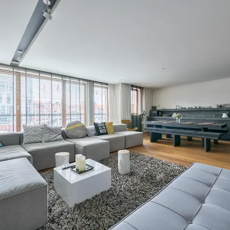 Old Town Szafarnia & By Renters 아파트 *