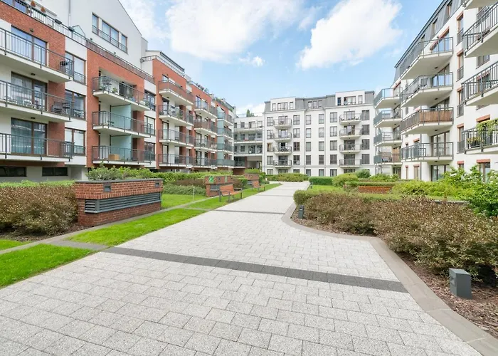 Old Town Szafarnia & By Renters Apartmán