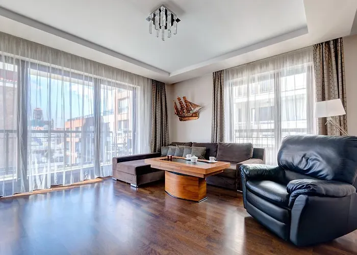 Old Town Szafarnia & By Renters Apartmán *